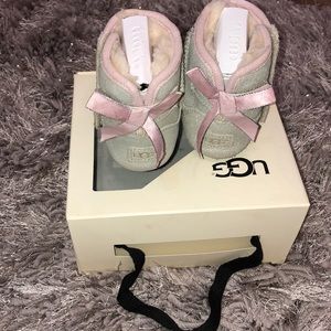 Infant/toddler UGG boots 4/5 Jesse bow metallic